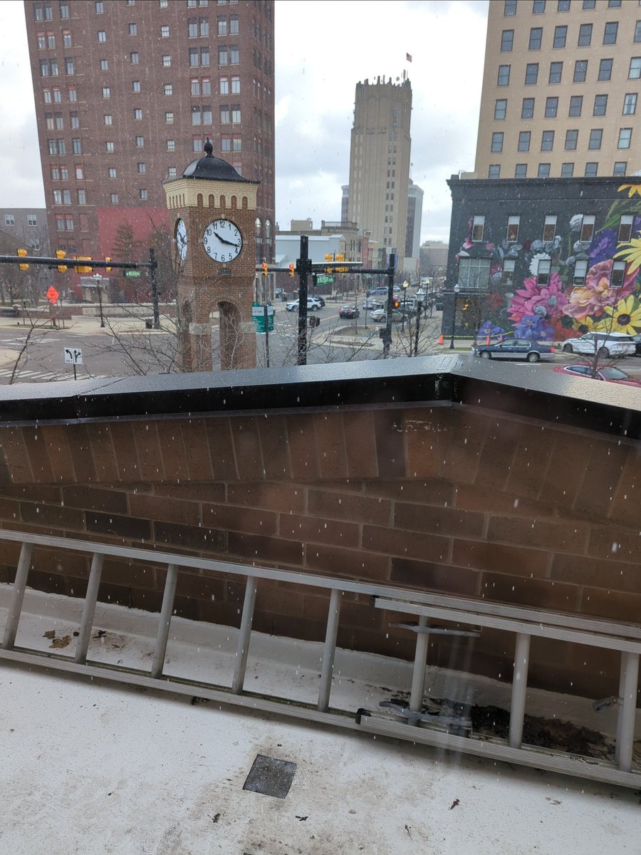 GetSet_Mo's tweet photo. This is the only reason I have Twitter now @Rolandraffin

Year 5 of April snow https://t.co/UD3zep5rDY