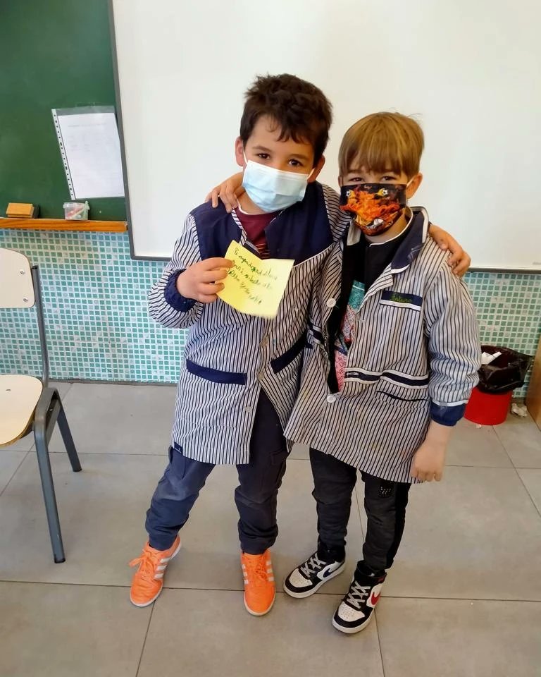 epiasabadell's tweet photo. BÚSTIA D’EMOCIONS
Amb la bústia de les emocions compartim, agraïm i fem cohesió de grup.
Un treball en equip i una bona manera d'acabar la setmana.
#2NPRIPIASABADELL
#PRIMÀRIAPIASABADELL https://t.co/WmKlKqNN9H