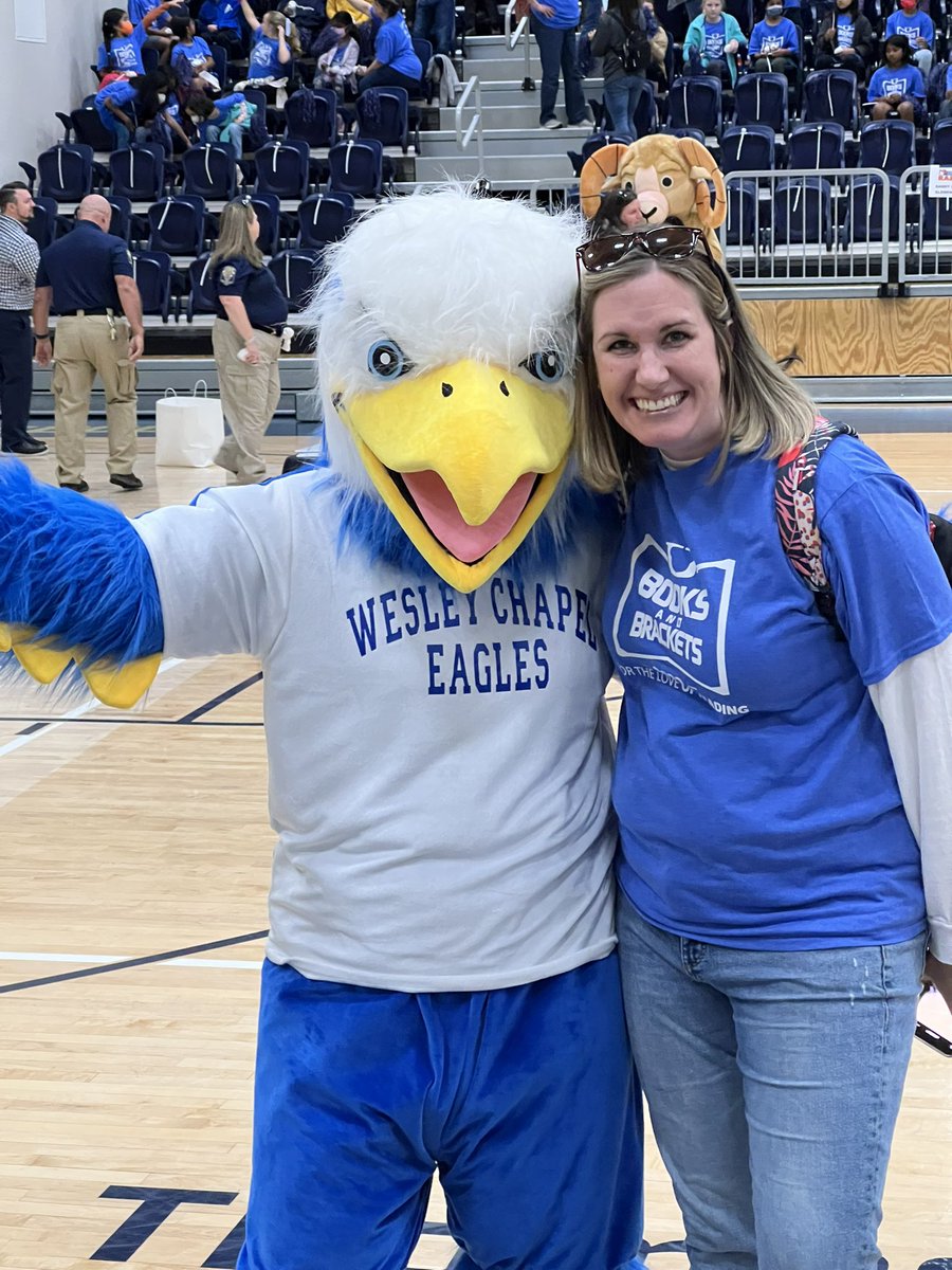 spseik's tweet photo. It’s about to get loud in here! @WesleyChapelES #booksandbrackets #Literacy4U https://t.co/g59CtjbZuz
