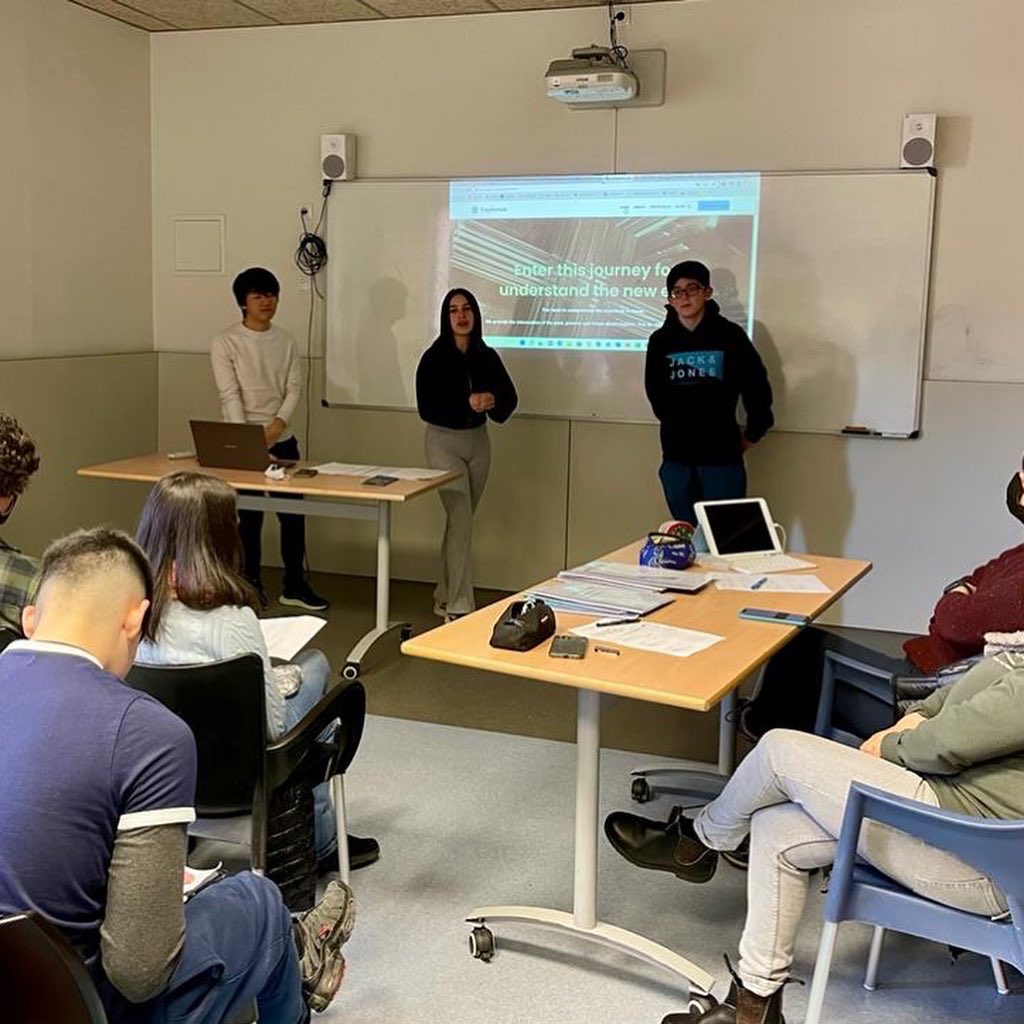 EpiaOlot's tweet photo. BONA FEINA !
Avui presentacions dels Treballs de Recerca dels alumnes de 4tESO
#esoolot https://t.co/X5s4B5zgNc