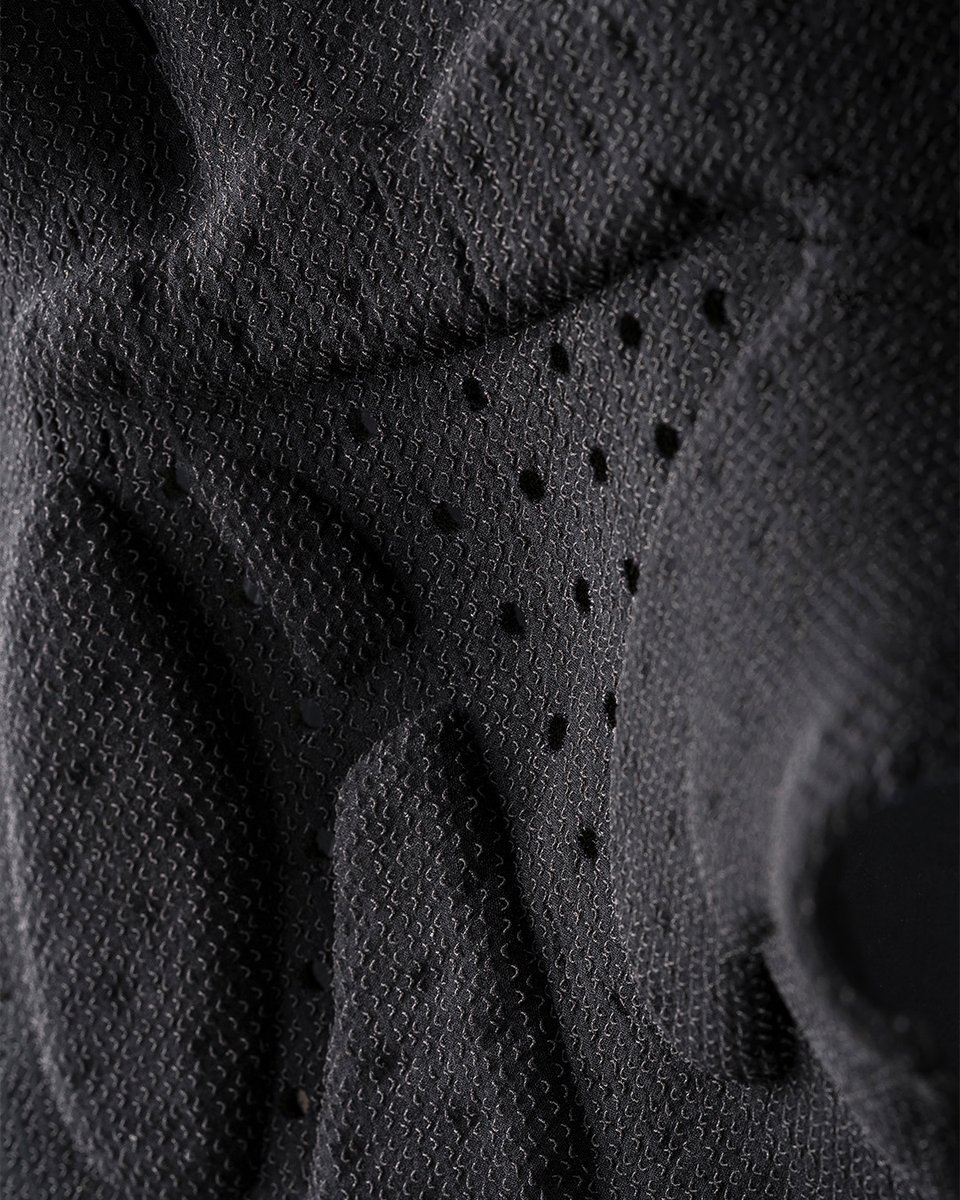 elasticinterfac's tweet image. It's our mission to innovate and push the limits of cycling performance, the Elastic Interface Palm technology is completely 3D moulded. This advancement delivers unparalleled comfort by eliminating numbness during long days behind the handlebars.
More:
elasticinterface.com/cycling-gloves/