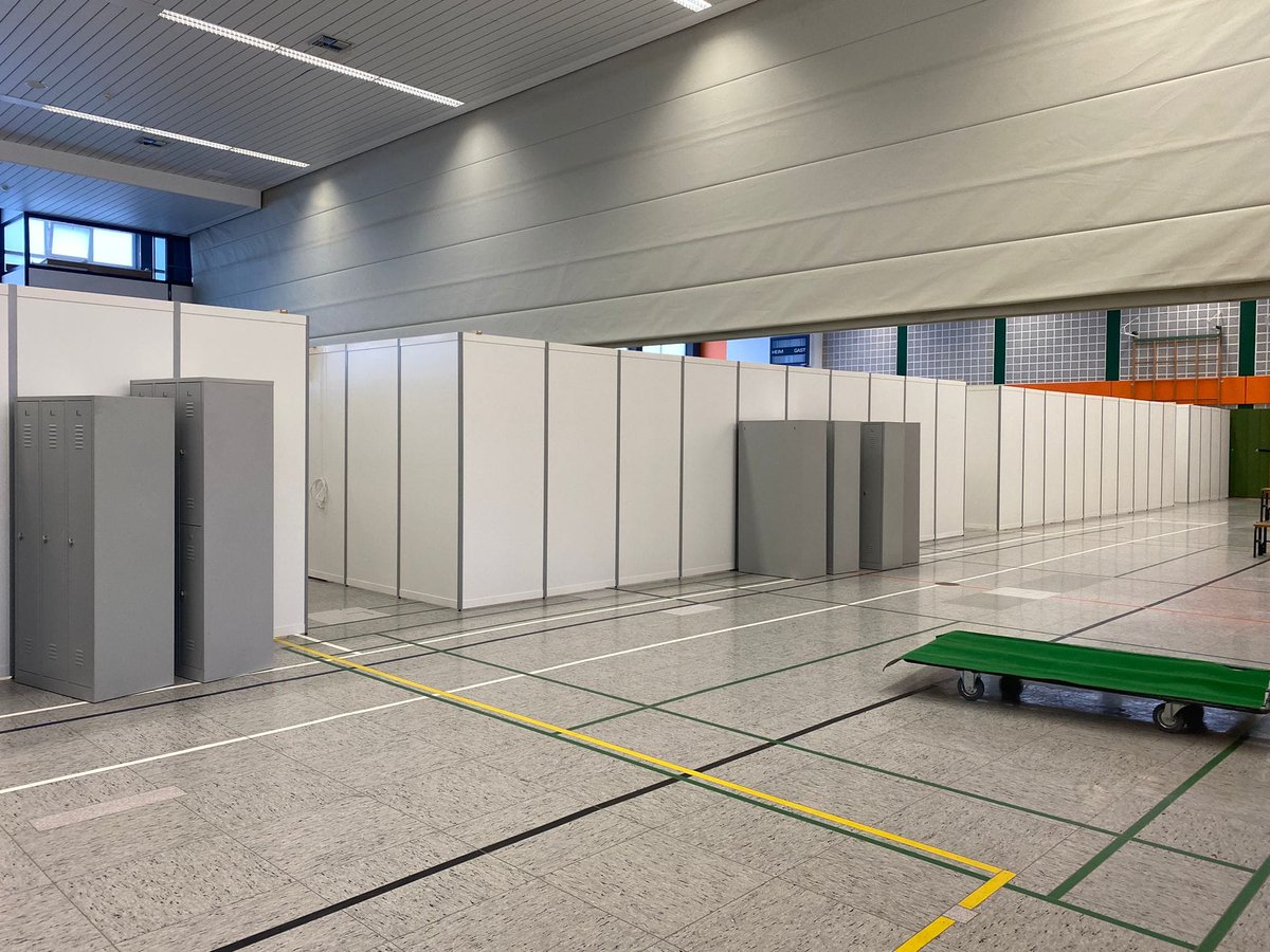 DRKGrefrath's tweet photo. DRK baut Unterkünfte für geflüchtete Menschen in #Nettetal und #Weeze auf. #drk #grefrath https://t.co/pTyrP7iWb4 https://t.co/zDmSwgZTwQ
