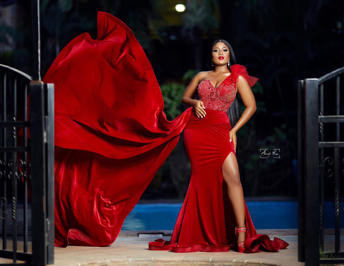 berla_fanpage's tweet photo. Happy birthday to our ever gorgeous Berla Mundi. May God keep blessing you and expand your territories. Enjoy today Miss Naa. We love you πππππ. https://t.co/4ulND9qbJk