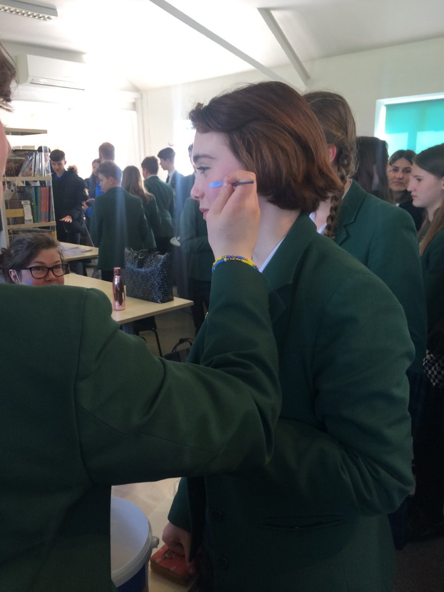 Overwhelming support for Ukraine at Sibford
<a href="/decappeal/">DEC</a> 
#SupportUkraine 
#BeyoubeSibford
<a href="/SibfordOxon/">Sibford School</a>