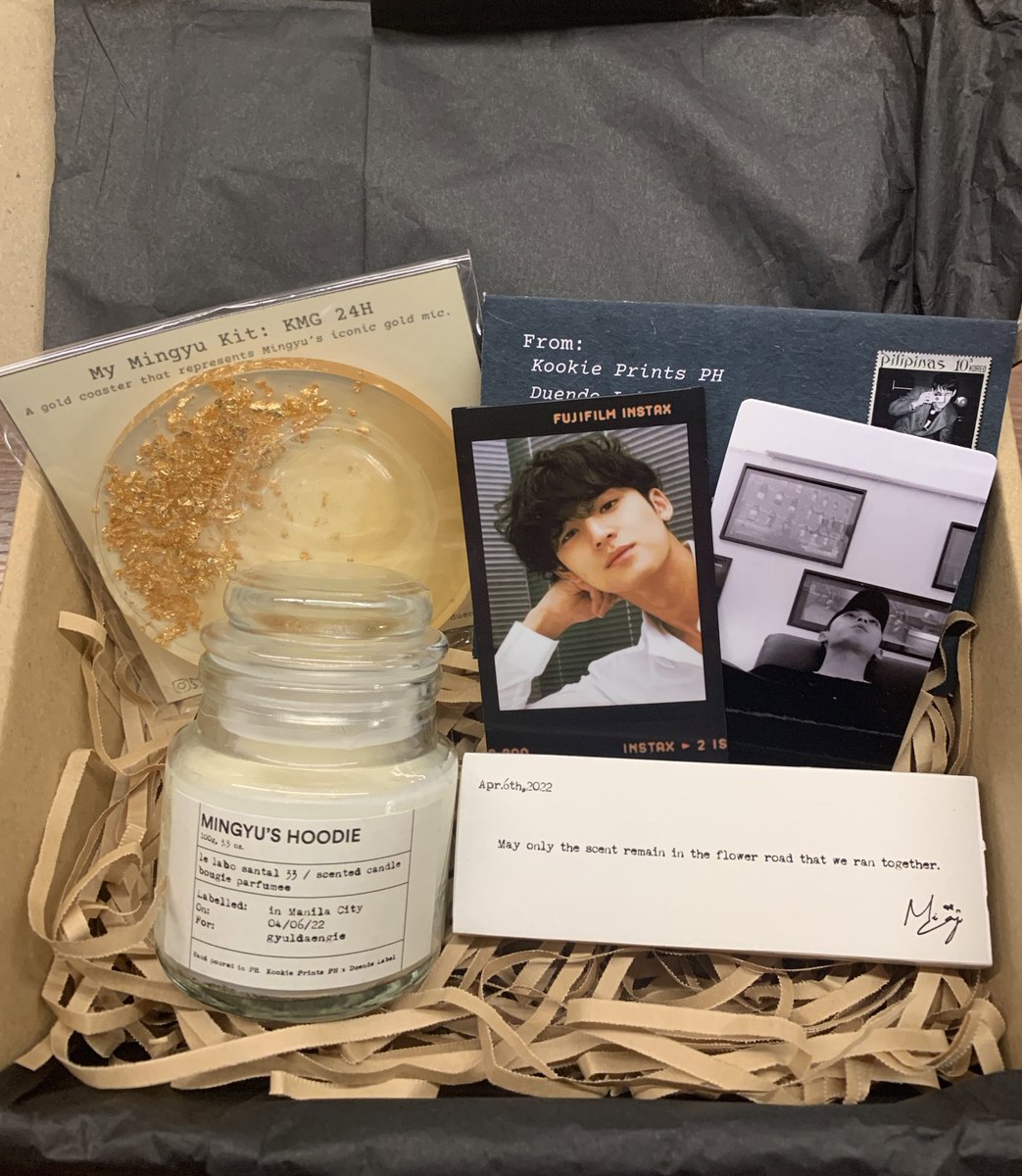 kookieprintsph's tweet photo. Mingyu Day 2022: #MyMINGYUKit Giveaway 🥳

🖼 1 winner of The Renaissance Man 
 ✨1 winner of KMG 24H

- MBF 
- Like &amp; RT 
- Tag @pledis_17 + friends 
- Comment HAPPY MINGYU DAY with your favorite photo of Mingyu 🐶

Winner must be willing to shoulder LSF 🫶🏻 PH only. Ends 04/06 https://t.co/2mnxFrsTr1