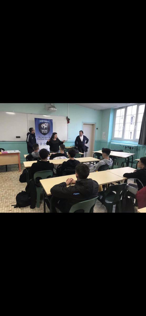 Merci au District FFF Meuse pour leur intervention auprès de nos élèves de 4e/3e de la section sportive Foot dans le cadre de la lutte contre les addictions et le danger des écrans.