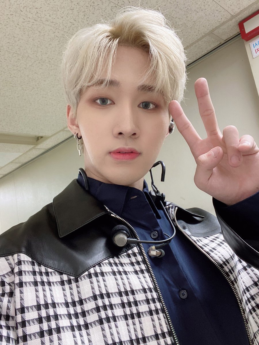 DIA_CRUNCH's tweet photo. [📸D-CRUNCH] 

2022.04.01
arirang TV #심플리케이팝

https://t.co/ToC8bcc7CT

#디크런치 #DCRUNCH #중독 https://t.co/oshAaIY1aC