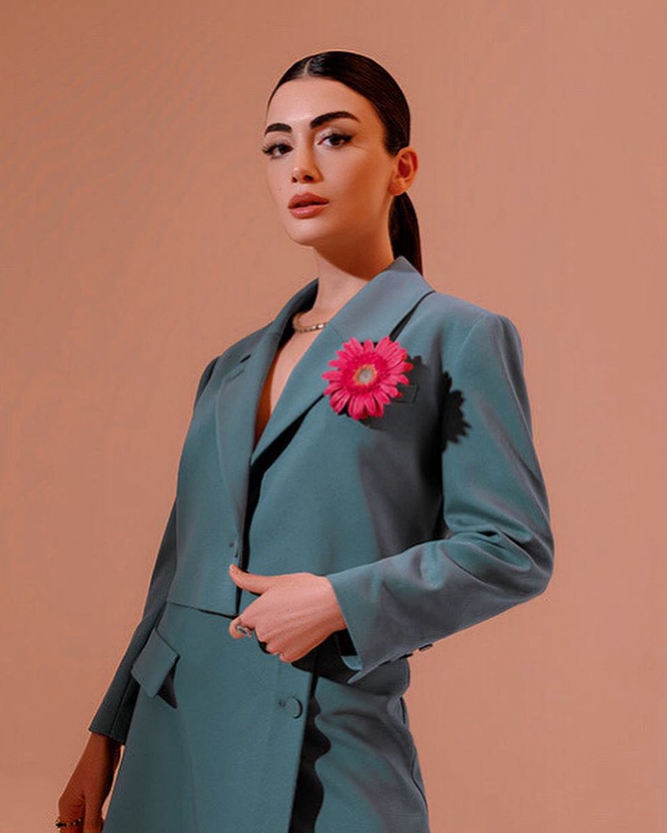 #Baba dizisinin başarılı oyuncusu Özge Yağız “MAG” Dergisi’nin Nisa ayı sayısına konuk oldu. 💥