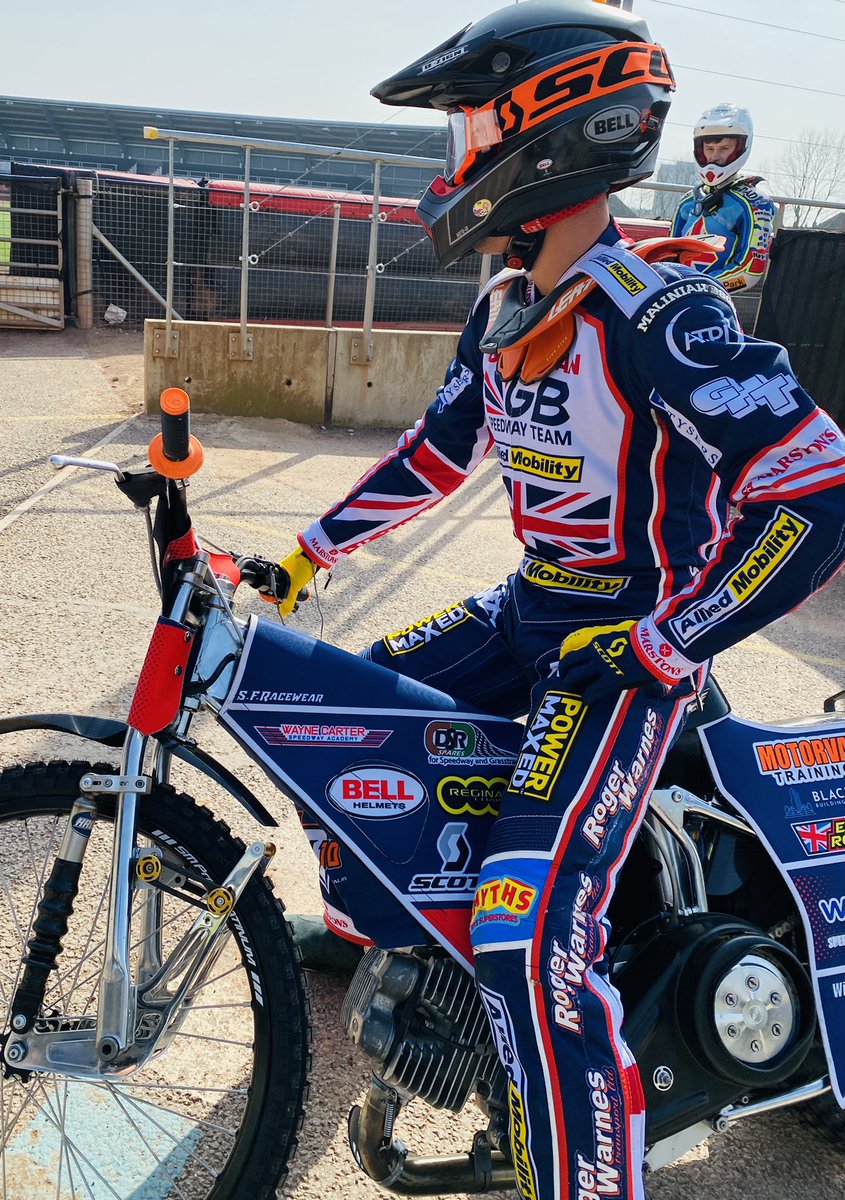 Always a great day with @GBSpeedwayTeam #academy #forwardthinking #teamwork @scottmotosports @BellHelmetsUK #APTI