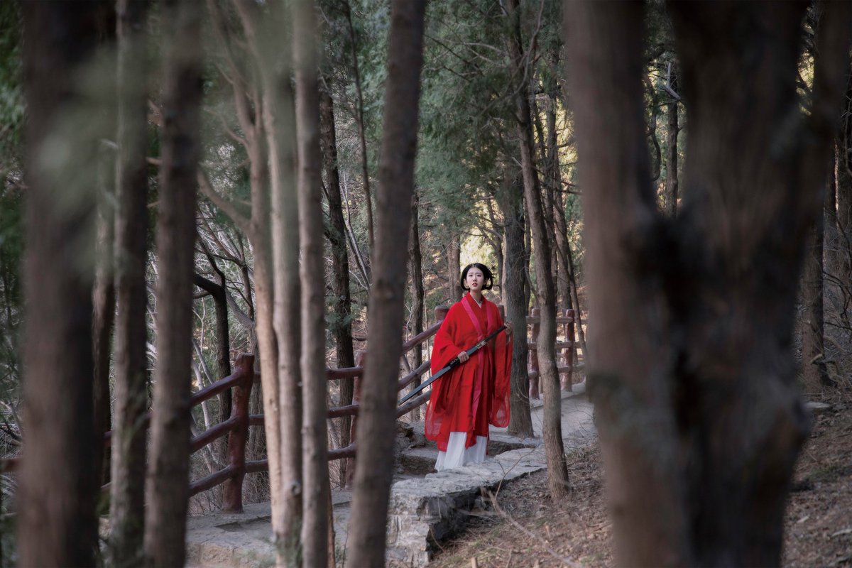 9pBVICestJ3Blrj's tweet photo. #汉服
#hanfu 
#漢服 
#写真 
是仗剑天涯的红衣侠女 https://t.co/fQFzJQAK2T