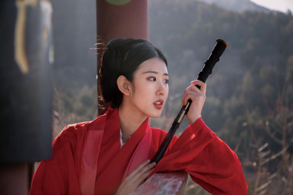9pBVICestJ3Blrj's tweet photo. #汉服
#hanfu 
#漢服 
#写真 
是仗剑天涯的红衣侠女 https://t.co/fQFzJQAK2T