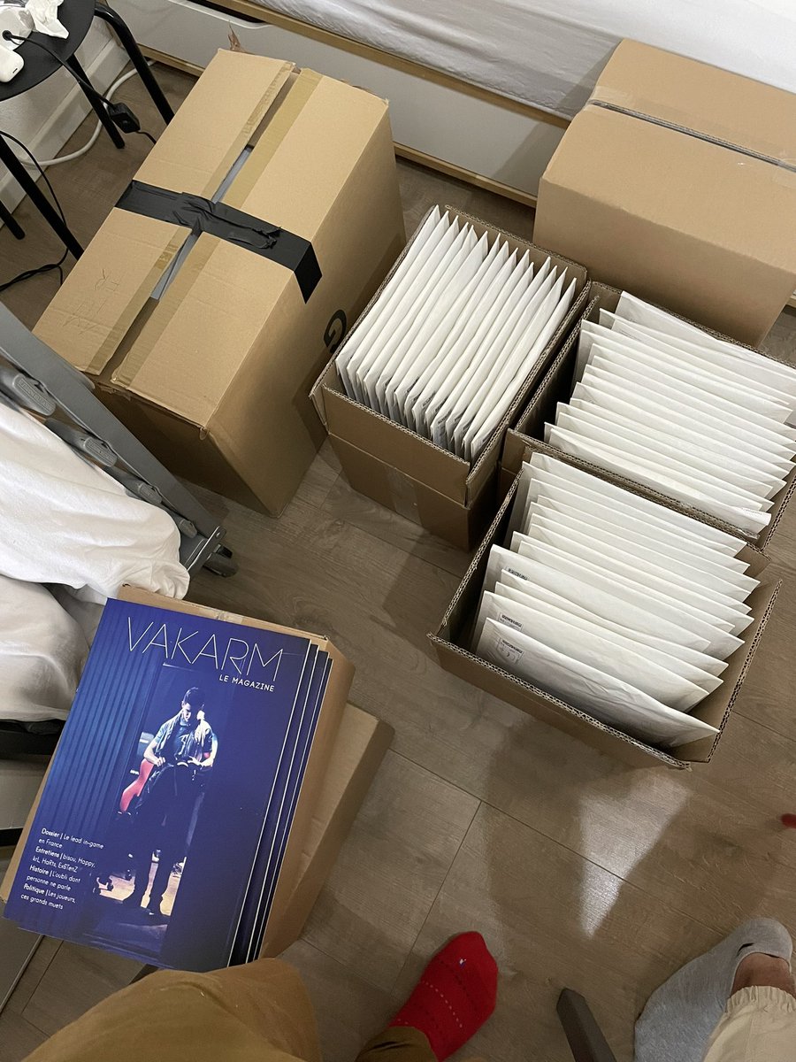 VaKarM_net's tweet photo. La neige n’arrêtera pas la mise sous pli des magazines ! ❄️ https://t.co/KIiJQm2JYC