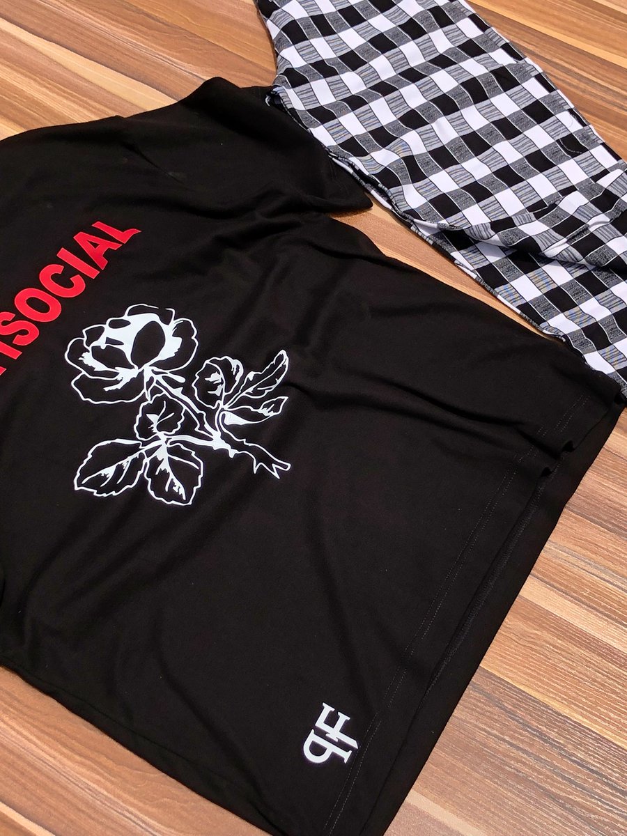 thepremiumfits's tweet photo. Available for Grab ✅
“Antisocial”
Quality = 💯 
Top Size = XL
Pant size = Large  
#DavidoQatar2022  Grammy #TeamUpForExcellence My Goat  Abuja https://t.co/tDFnCDp5cd