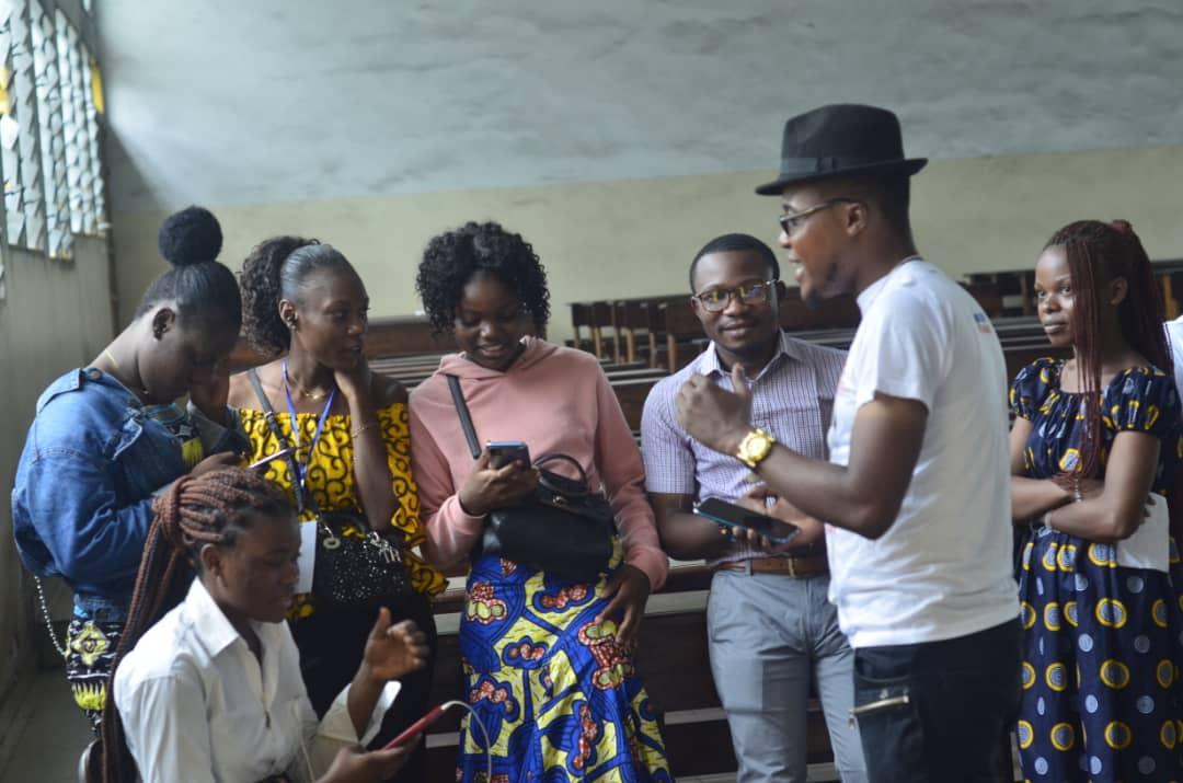 grace_ngumba's tweet photo. #HappeningNow: sensibilisation sur le protocole de Maputo, le SCAF et le chatbot nurse nisa auprès des jeunes en milieu universitaire.
#YouthSprint
@MakokiYaMwasi 
@NLkinbrazza https://t.co/oUb9VLloOq