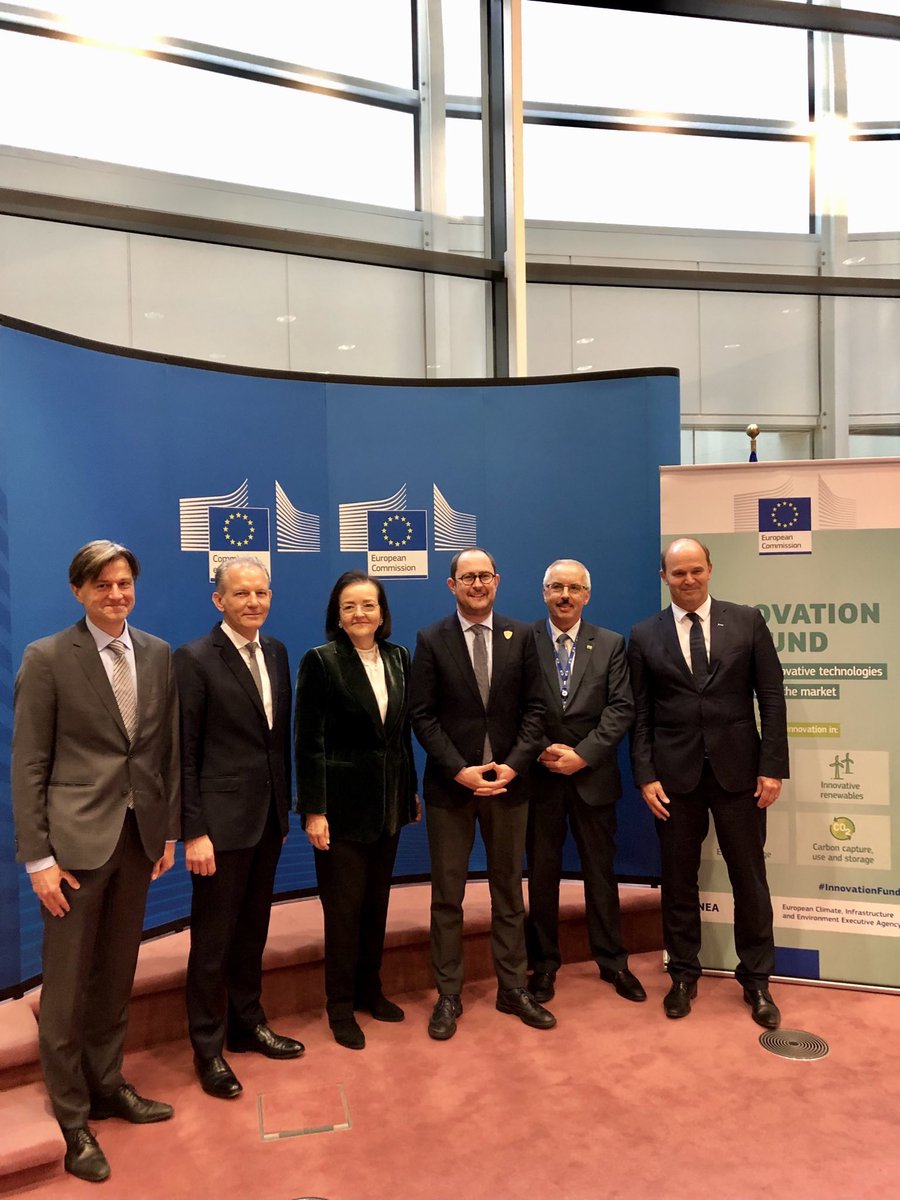 EU4BE's tweet photo. ✍️Subisidie ondertekend !
Belangrijk moment voor project Kairos@C: via #InnovationFund krijgt het belangrijke 🇪🇺 subisidie om CO2-uitstoot vd industrie in @PortofAntwerp te verminderen.
#EUGreenDeal https://t.co/Rjto9AP1EY