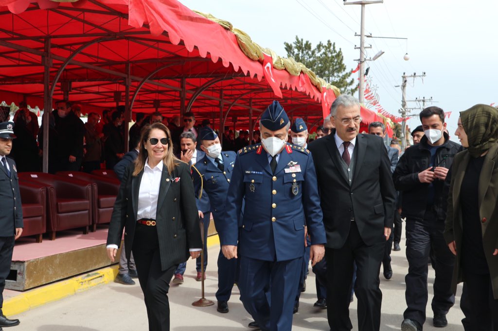 #Eskişehir 'in İnönü ilçesinde, 2. İnönü Zaferi'nin 101. yıl dönümü dolayısıyla düzenlenen törene katıldık. Tarihimizin bu eşsiz zaferi dolayısıyla milletimizi kutluyor, başta Gazi Mustafa Kemal olmak üzere İsmet Paşa ve tüm silah arkadaşlarını rahmetle yad ediyorum.