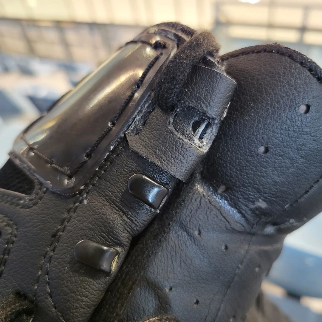 JulyJun8's tweet photo. Coach Ji said
"I put the band on his boots every day because I was afraid that the hole would be torn".

I can feel regret and affection for #JunhwanCha in her words😊 If jun isn't hurt, that's the best! Let's look forward now!🤗

from. https://t.co/xiylZgxRe3 https://t.co/mtPFmtFpzb