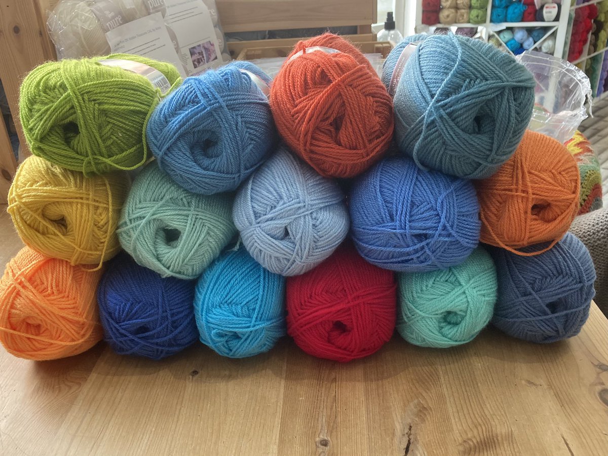 EweAndYarn's tweet photo. This morning is all about making up the ever popular @StylecraftYarn yarn packs in both #specialdk and #highlandheathers perfect for knitted or crochet blankets #eweandyarnthirsk #thirsk #northyorkshire #yarn https://t.co/VsyUvD9Tuj