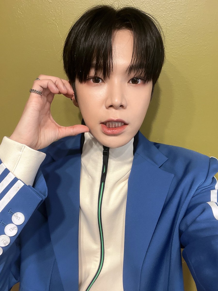 ding_dong_22's tweet photo. 동허니 기여오하는 시간 https://t.co/Xb08ZxQian