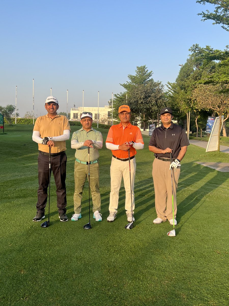 rafqathussainca's tweet photo. Enjoyed a #golf round of 18 holes today at #DefenceRaya. Always hv a different experience of #putting on fast #greens here from other clubs in #Lahore.
#rafqathussain #golfer #golfing #champion https://t.co/fWiSyNrCd3