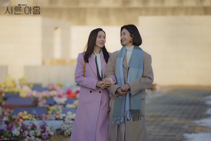 ThirtyNineIntl's tweet photo. #ThirtyNine #서른아홉 #SonYeJin #손예진 #JeonMiDo #전미도 #KimJiHyun #김지현 

🔗: https://t.co/Ykt5vLDVVw https://t.co/ckbvdUXKeu