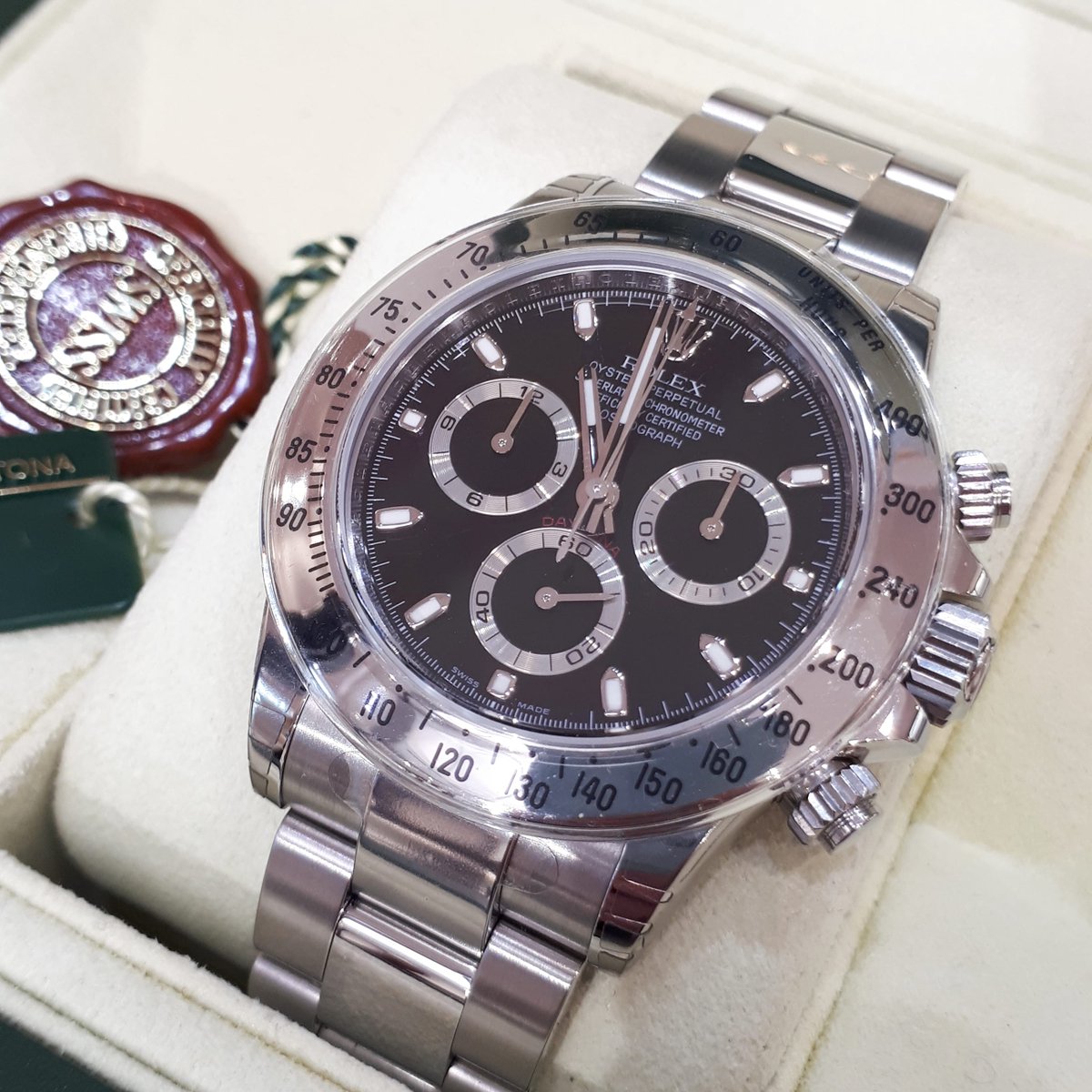 Unworn - Factory Stickers &amp; Bezel Cover still on !!!
Pre-Owned ROLEX Daytona 🔱
For Sale - Available Now !
Mint Condition
Year 2008
Model 116520
Box &amp; Papers
Speak to Keith on 01234 352005
#rolex #rolexdaytona #daytona #daytonasports 
 #rolexcollector #bedford #lovebedford