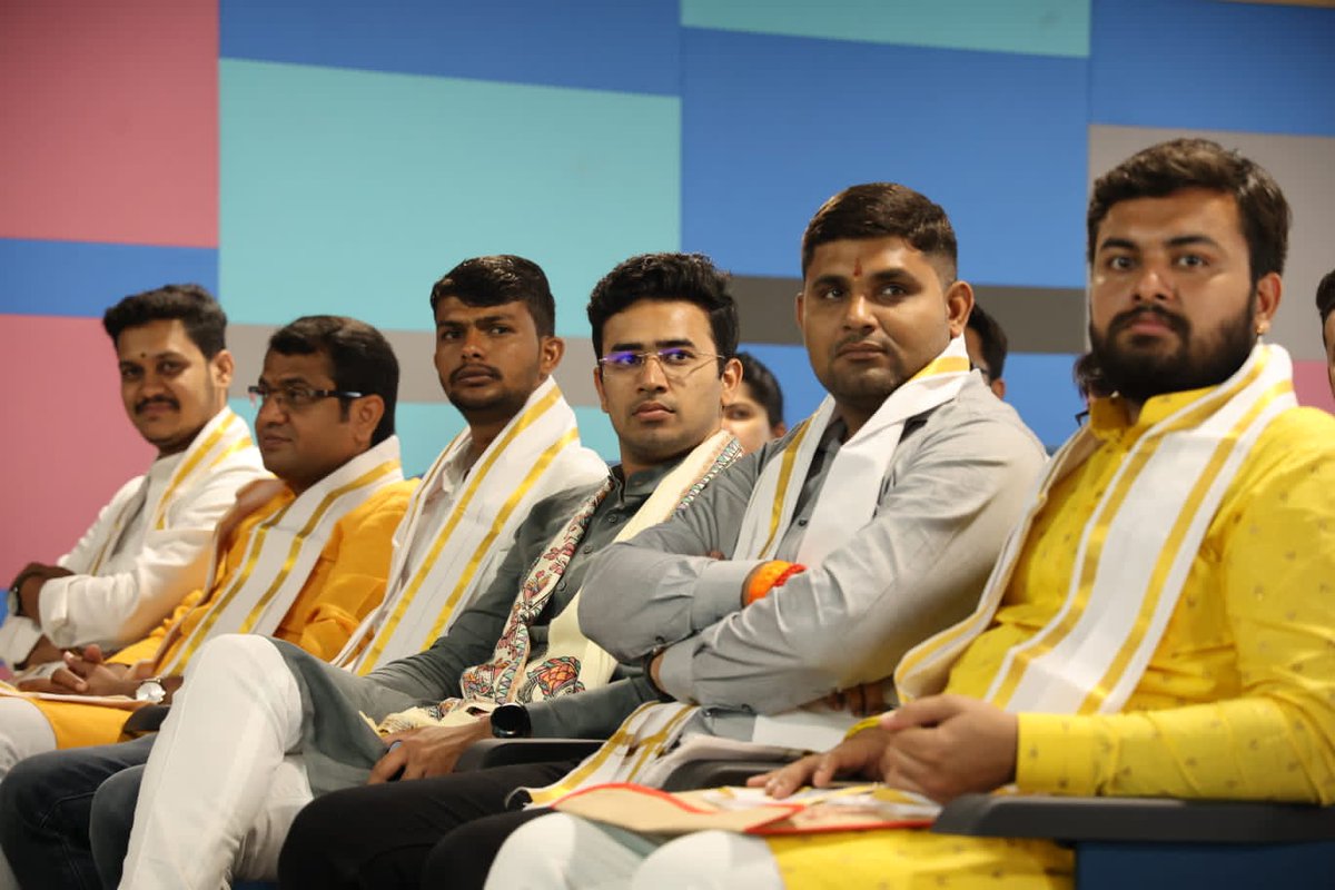 Tejasvi_Surya's tweet photo. #BJYMBharatDarshan Delegates visited @NASSCOMStartUps and @Ktech_Hub today to understand their functioning.

Start-up friendly policies of PM Shri @narendramodi-led Government have given more scope for youth to learn &amp; also generate employment opportunities.

@ITBTGoK @BJYM https://t.co/a8VO6s1Ngl