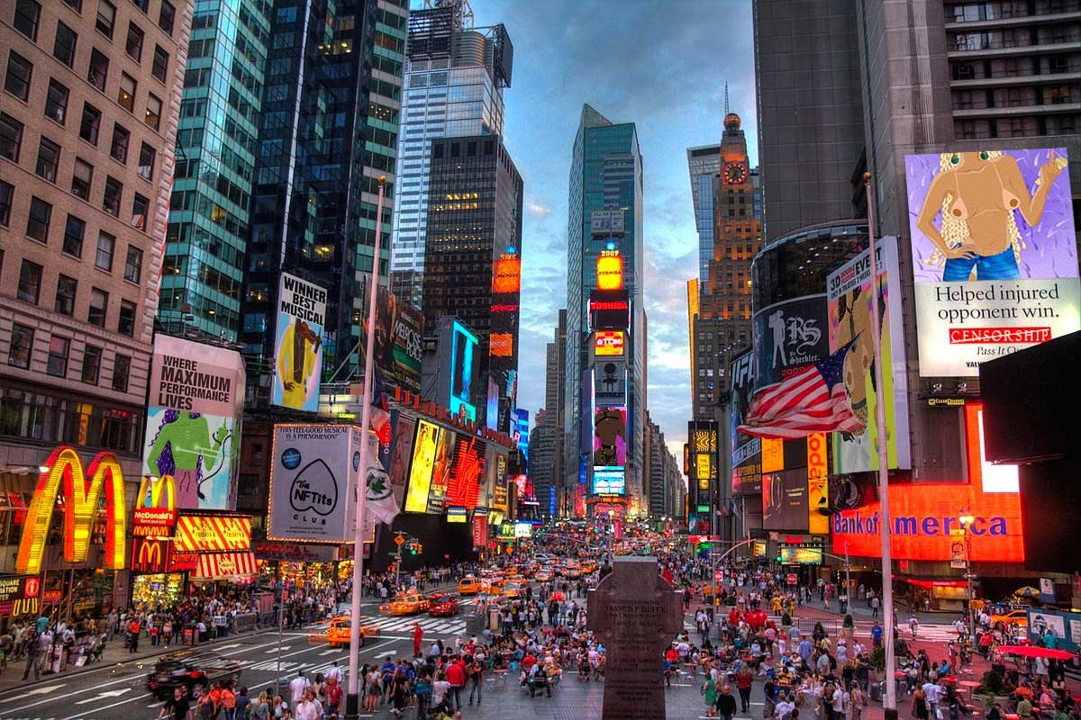 TheNFTitsClub's tweet photo. Crazy happy to announce the NFTits Club 5 minutes take over of Times Square last night!!! 

How many NFTits can you spot? 
#NFT #NFTCommunity https://t.co/48NZtFQyfw