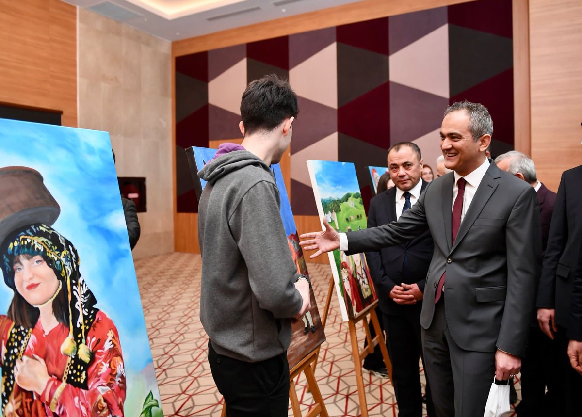 tcmeb's tweet photo. "Meslek Liseleri Öğrencileri Ailelerimizle Buluşuyor" projesinin tanıtım toplantısı, Bakan Özer’in katılımıyla Rize’de yapıldı. https://t.co/HOVy3iIZP3