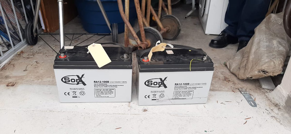 #sapsEC #SAPS Walmer detectives seek assistance in tracing the owner of two batteries that were found in the possession of a suspect during his arrest on 16/03 at  the corners of Main Road and 6th Ave, Walmer. Info->D/Sgt Mgushelo 083 501 4181. ME
saps.gov.za/newsroom/msspe…