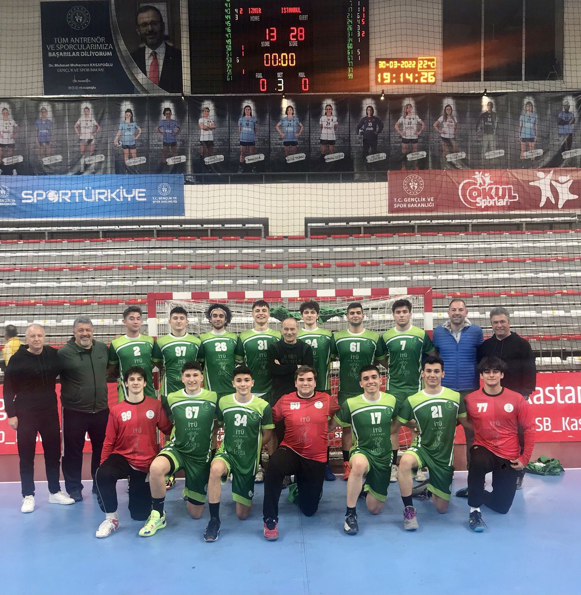 DogaOkullari's tweet photo. Türkiye Liseler Hentbol Şampiyonası final müsabakalarında mücadele edecek Çamlıca Kampüsü Hentbol Takımımıza başarılar dileriz! 💚🤾🏻 https://t.co/QCbkzj1koM