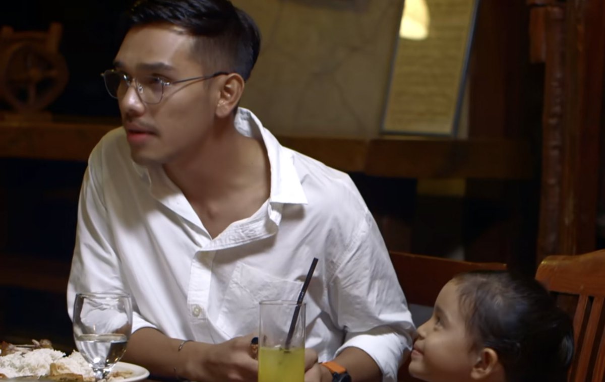 useryoursA's tweet photo. now watchingg  ep1-2  @bilahatimemilihdia 
@aedyxashraf https://t.co/5RqpCuhUMV
