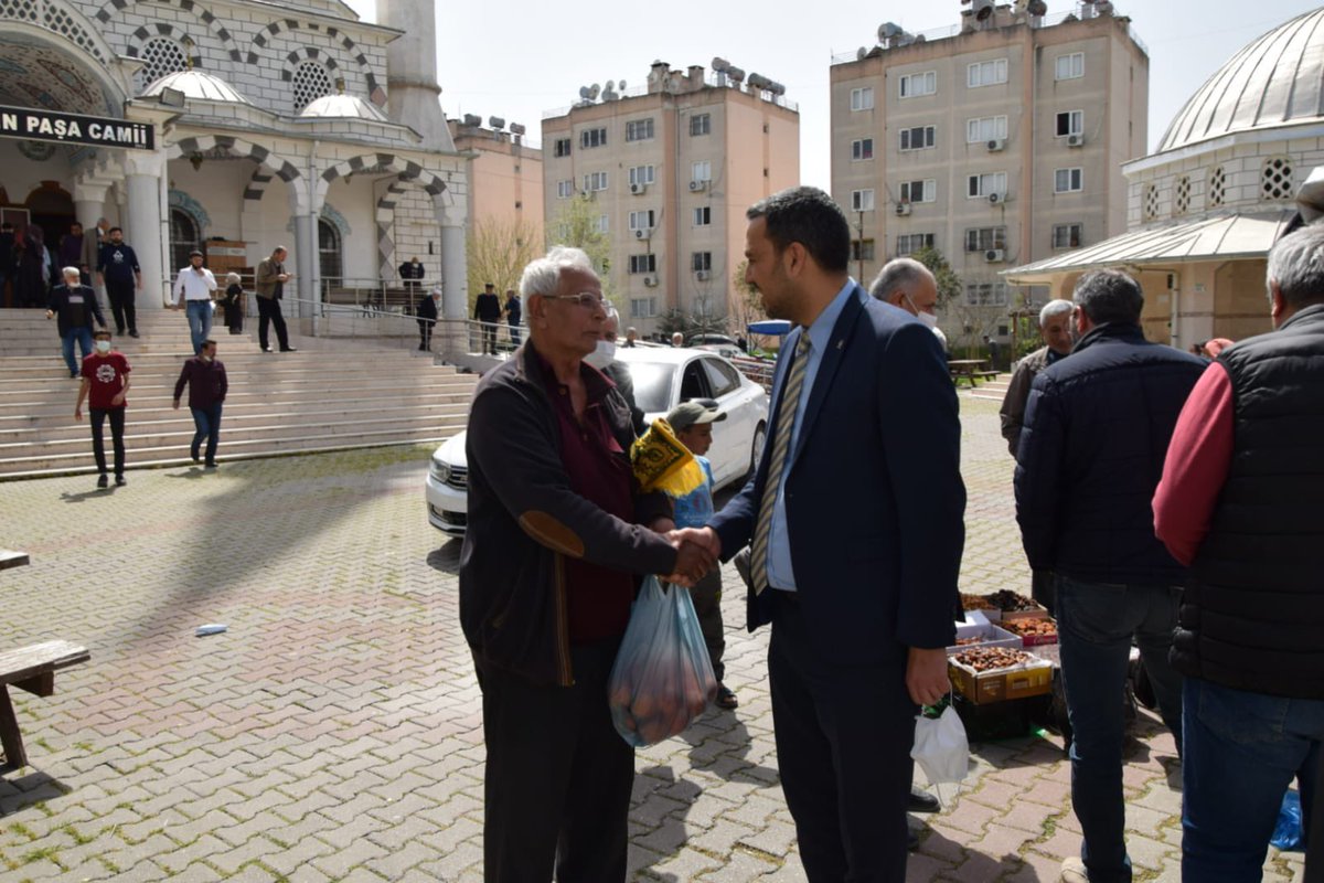 Cuma Namazımızı Fahrettin Paşa Camii’mizde kılarak cemaatimizle selamlaştık. 

Tüm hemşerilerimize hayırlı Cumalar diliyor, mübarek Ramazan Ayı’mızın hayırlar getirmesini Cenab-ı Allah’tan niyaz ediyorum.

<a href="/01AkPartiCeyhan/">AK Parti Ceyhan İlçe Başkanlığı</a>