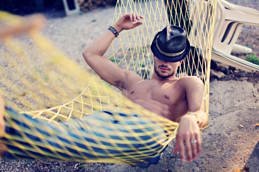 Aquí estoy sin hacer nada de nada...Yo y mis ganas de hacer algo productivo.