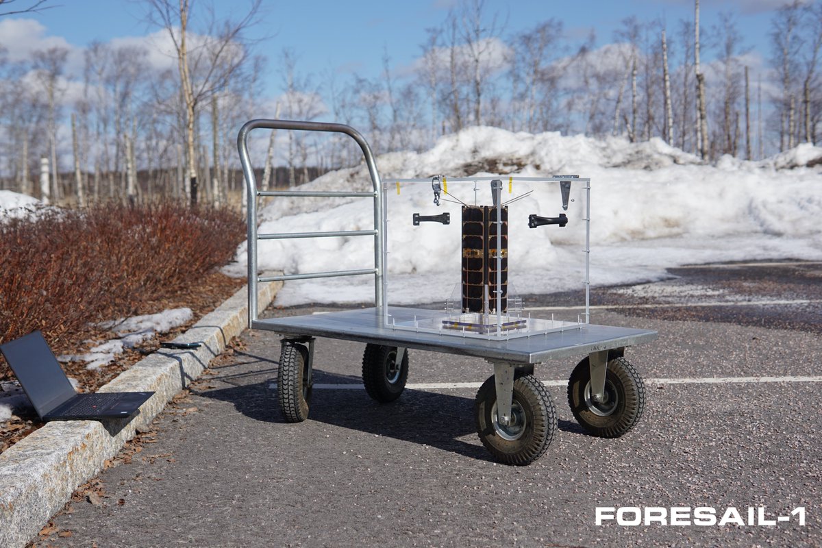 AaltoSatellites's tweet photo. Testing the solar panels of #Foresail-1 flight model🌞 #CubeSat #satellite #AaltoSatellites #flightmodel #solarpanel https://t.co/L2tIIWrW0m