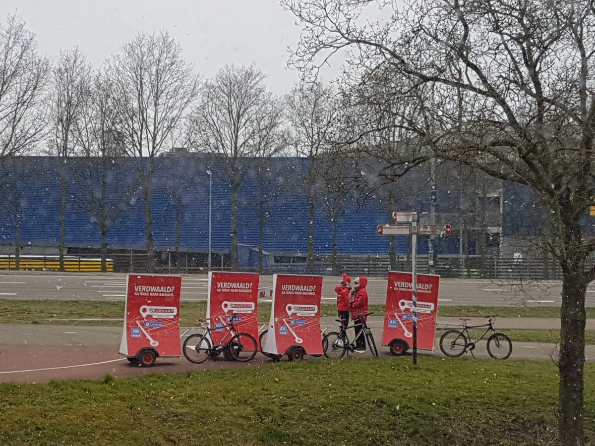 MaartenDullaert's tweet photo. @HORNBACH_NL welkom geheten in #Twente door #BAUHAUS #ikrekenhemgoed #marketing https://t.co/eWFEMUMoYP