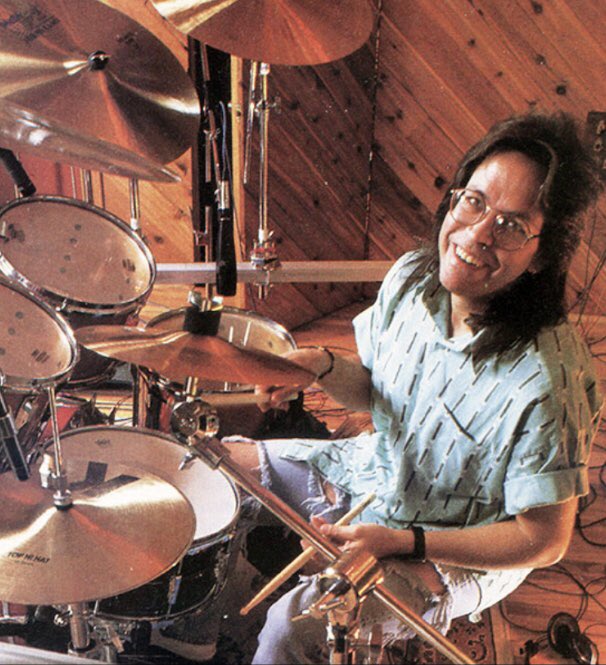 in_yacht's tweet photo. Jeff Porcaro was born on this day in 1954. Porcaro was the preeminent drummer in yacht rock, and helped define the genre both as a founding member of Toto and on tracks including “I Keep Forgettin’,” “Lowdown,” “FM,” “Turn Your Love Around,” “I.G.Y.,” and “Mornin’.” https://t.co/fo1HtM8FxD