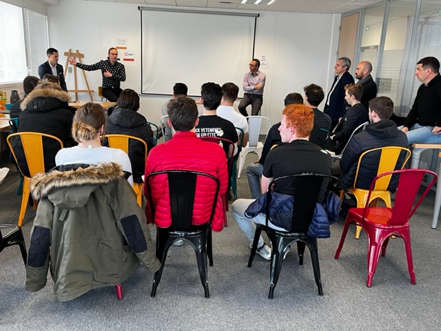 CampusIndustrie's tweet photo. Dans le cadre du PIA PERF, le @CampusIndustrie accueille à la @TEAM_HFABRE, 60 jeunes du lycée #JeanPerrin. Des lycéens en 1ère STI2D et des étudiants du BTS Conception de produits industriels.
Un bel évènement avec @TEAM_HFABRE @IndustriesPaca @ArtsetMetiers_ @risingSUD https://t.co/LsJpB8TwN7