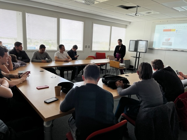 CampusIndustrie's tweet photo. Dans le cadre du PIA PERF, le @CampusIndustrie accueille à la @TEAM_HFABRE, 60 jeunes du lycée #JeanPerrin. Des lycéens en 1ère STI2D et des étudiants du BTS Conception de produits industriels.
Un bel évènement avec @TEAM_HFABRE @IndustriesPaca @ArtsetMetiers_ @risingSUD https://t.co/LsJpB8TwN7