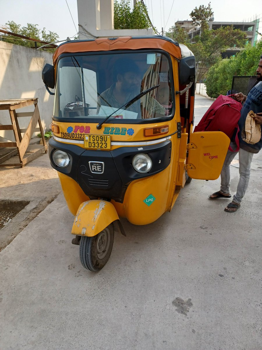 vishwa_hc's tweet image. Another shamless @Olacabs driver refused to pickup after boarding and offboarded a mother accompanied by 2 year baby. Shamless @ola_supports . He needs 300rs for a 150rs ride. And finally I had to bear cancelation charges. #stopusingola