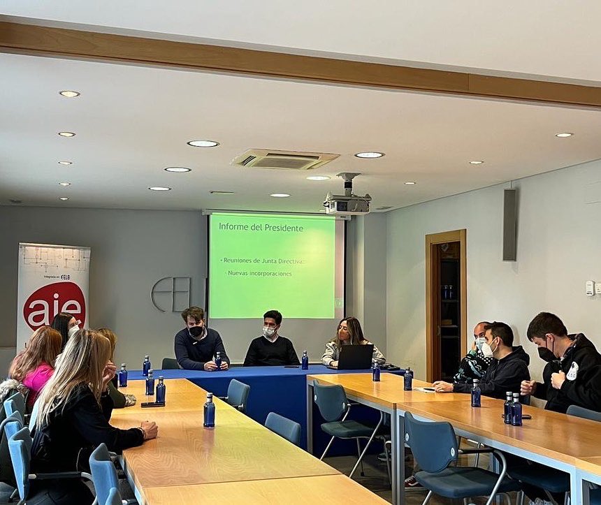 Toca planificar el próximo trimestre ‼️ y para ello hoy hemos celebrado una reunión.

✔️ Actividad de networking.
✔️ Vuelven los secuestros de Stories.

¿Eres joven empresario de #Leonesp y aún no nos conoces? ☺️

#AJELeonEsp #empresas #emprendedores #jovenesempresarios