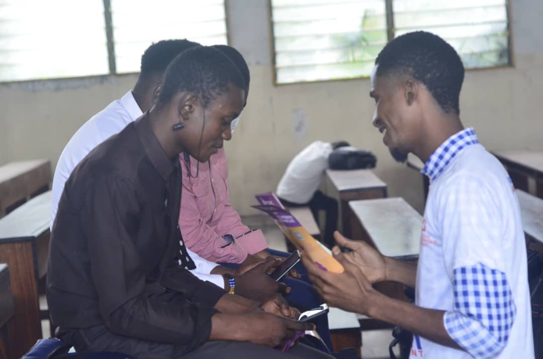 MpangaBettina's tweet photo. #HapprningNow: une fois le numéro de nurse nisa enregistré, allez sur WhatsApp et écrivez "Menu".
Nurse nisa vous donnera des indications qui vous permettront d'obtenir des informations dont vous avez besoin.
#YouthSprint
@MakokiYaMwasi 
@NLkinbrazza https://t.co/lgYr5hHIVv