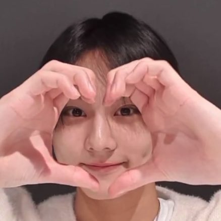 yangxmilky's tweet photo. 하트에 갇힌거 존ㄴ나귀여워ㅠㅠ엉엉 https://t.co/nobDbTnCs4