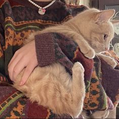 [`°•🛋️•°`] /встал из-за стола и отложил глину. бегло оглядел тебя и улыбнулся уголком губ/ — прекрасно выглядишь. чем занимаешься? 

выпьем чай? как раз расскажешь.
