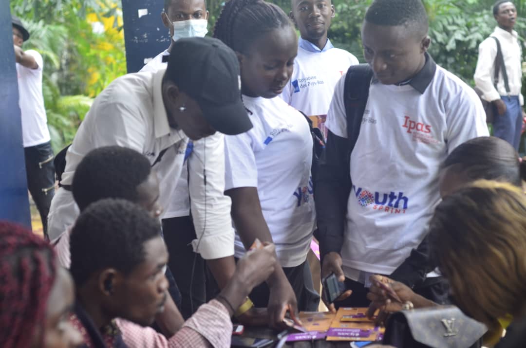 JoselineMpemba's tweet photo. #HapprningNow: une fois le numéro de nurse nisa enregistré, allez sur WhatsApp et écrivez "Menu".
Nurse nisa vous donnera des indications qui vous permettront d'obtenir des informations dont vous avez besoin.
#YouthSprint
@MakokiYaMwasi 
@teddylandu @tampwoluc1 https://t.co/jVGzOVVhZs