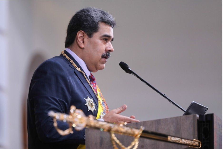 Mercede073's tweet photo. Las 3R.NETS;  es: Resistencia, Renacimiento, Revolución en una Nueva Etapa de Transición al Socialismo; es decir, Resistencia frente a la embestida, el bloqueo y las agresiones imperialistas, firmeza moral y político para resistir al bloqueo. #Foro3RPuntoNets https://t.co/jMThIeLbtp