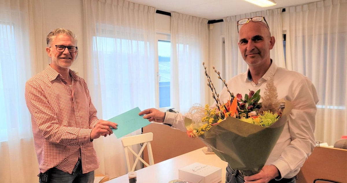We hebben weer een jubilaris, dit keer van Eddy Hoebergen. Vandaag 12,5 jaar geleden kwam Eddy bij ons in dienst. Wij zijn dankbaar voor je inzet en betrokkenheid, Eddy! Onwijs bedankt.