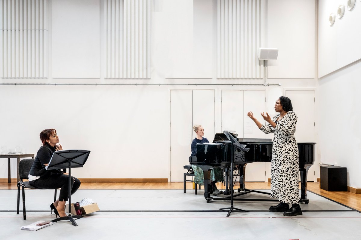 glyndebourne's tweet photo. This week we were delighted to welcome participants the @PegasusOpera Mentoring Programme for a masterclass with @Danielledeniese. The programme offers aspiring and emerging artists of African and Asian heritage a bespoke programme of coaching &amp; mentoring

https://t.co/YiH5cjdgrJ https://t.co/MZlyU5Njse
