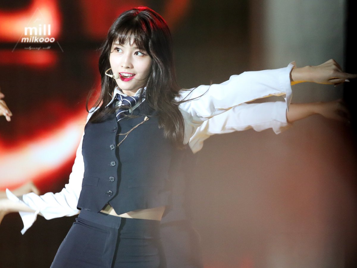 millmilkooo's tweet photo. 180801 Twice Momo
#트와이스 #MOMO #트와이스Momo
#HappyAprilFoolsDay https://t.co/fJbpshaJI8