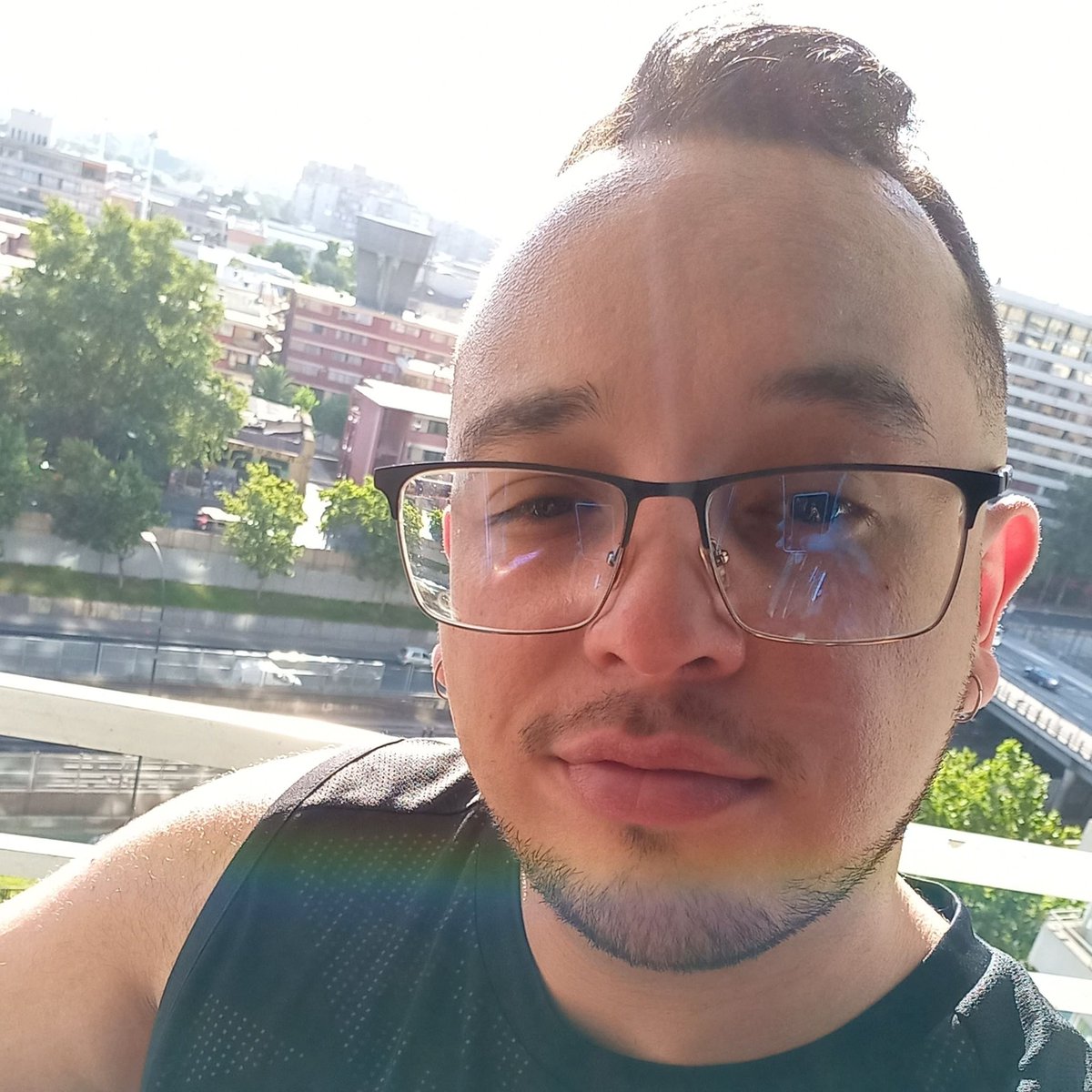 Sirruneway's tweet photo. #NuevaFotoDePerfil https://t.co/7j8724CvTe